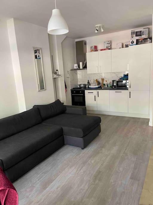 Private Double Bed Room Only With Balcony In Apartment Róterdam Exterior foto