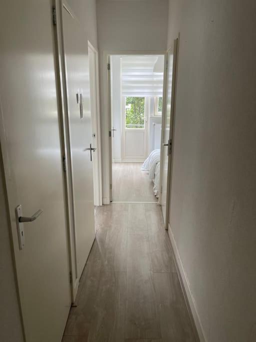 Private Double Bed Room Only With Balcony In Apartment Róterdam Exterior foto